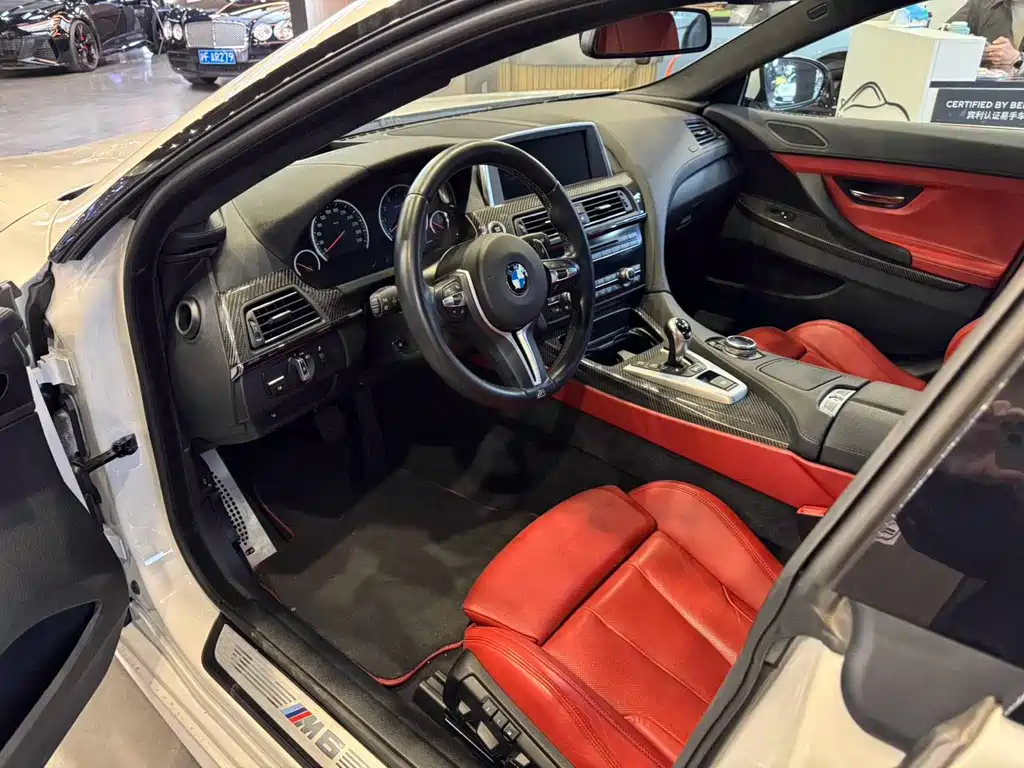 BMW M6 2014 — фото 19