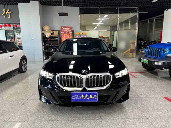 BMW 5 Series 2025