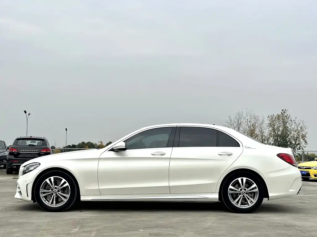 Mercedes-Benz C-Class 2020 — фото 3