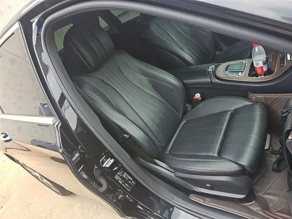 Mercedes-Benz E-Class 2019 — фото 25