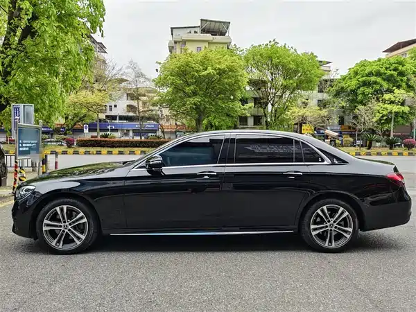 Mercedes-Benz E-Class 2022