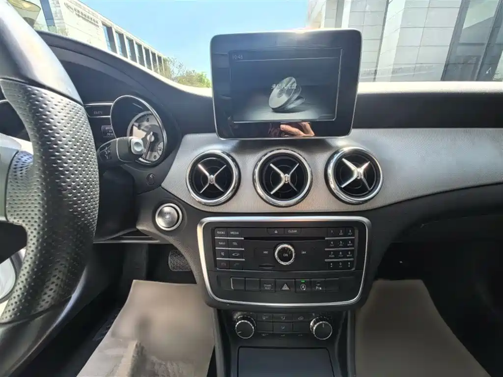 Mercedes-Benz GLA 2016 — фото 17