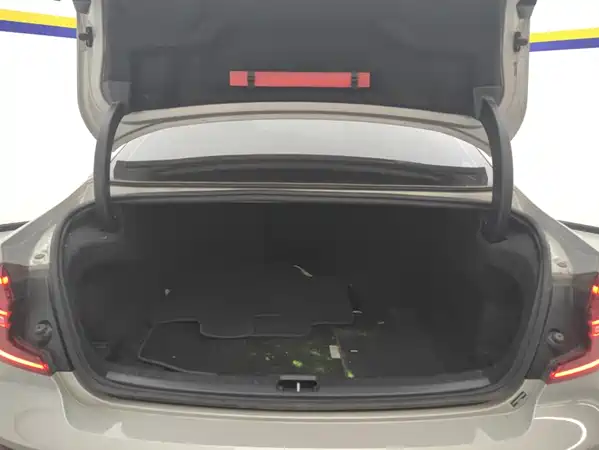 Volvo S60 2024