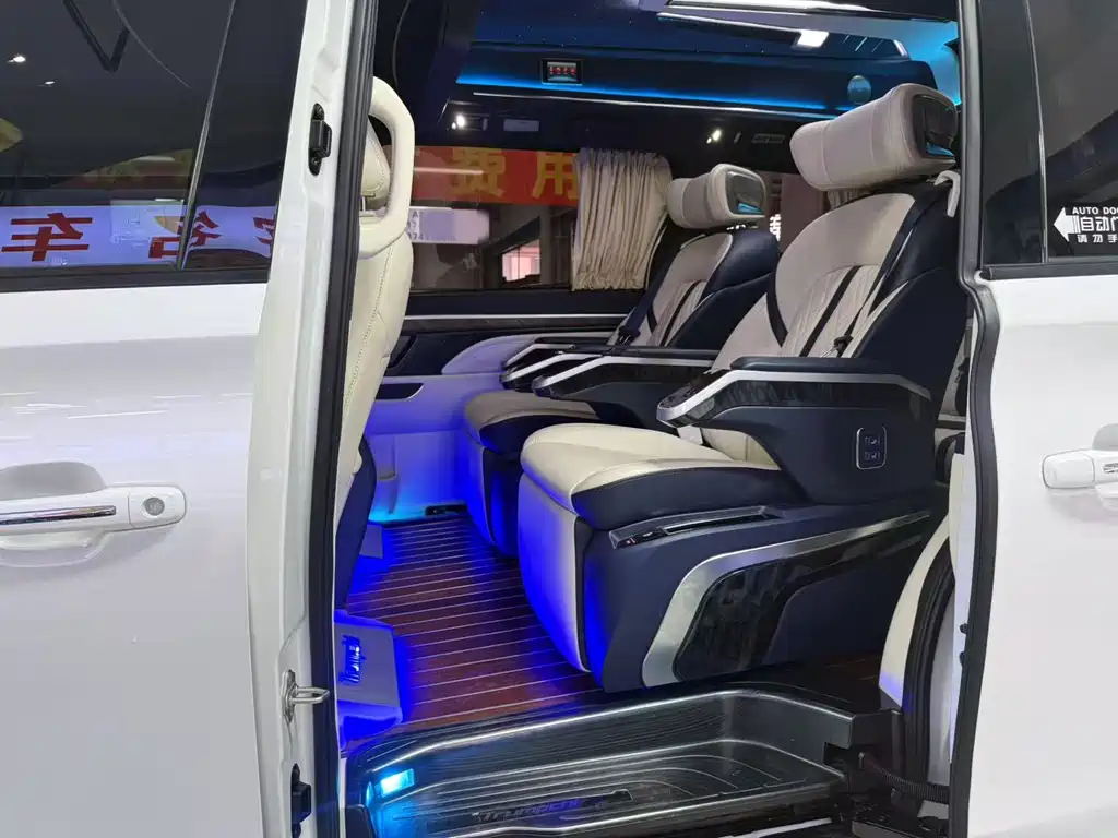 GAC Motor Trumpchi M8 2024 — фото 8