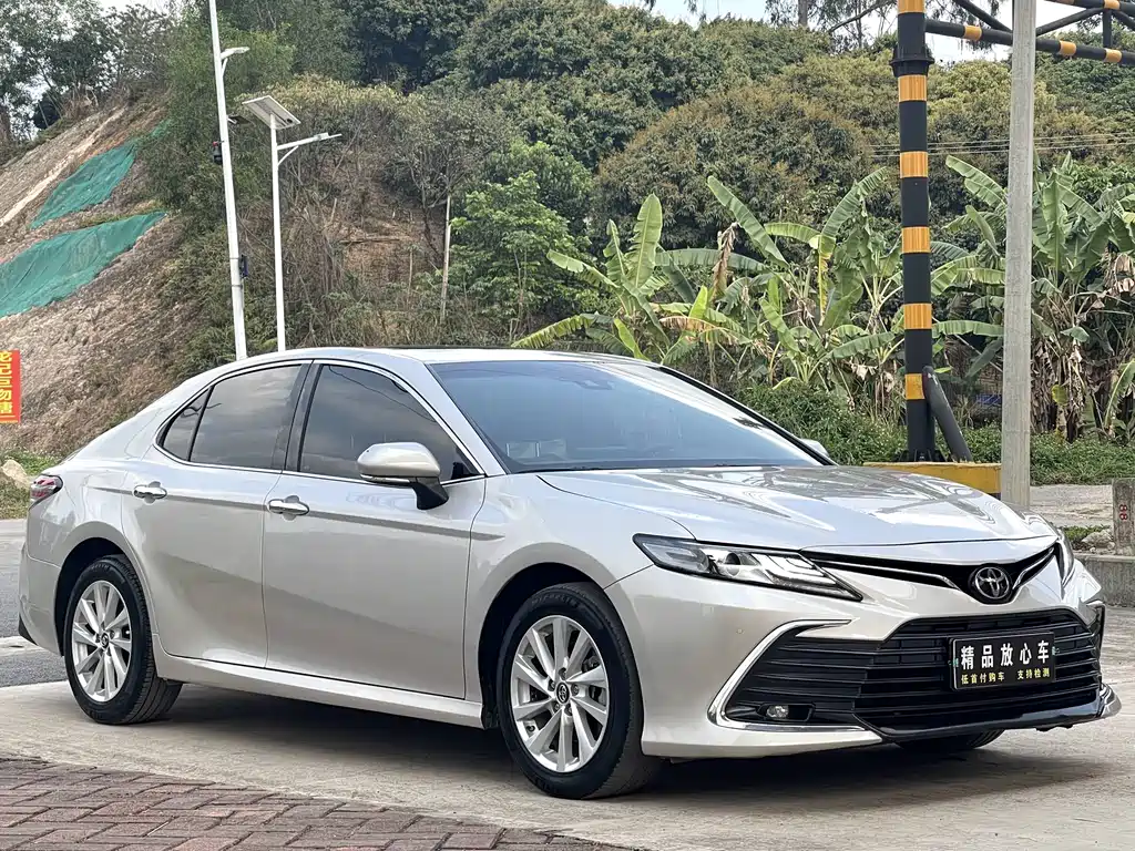 Toyota Camry 2021 — фото 3