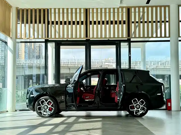Rolls-Royce Cullinan 2020
