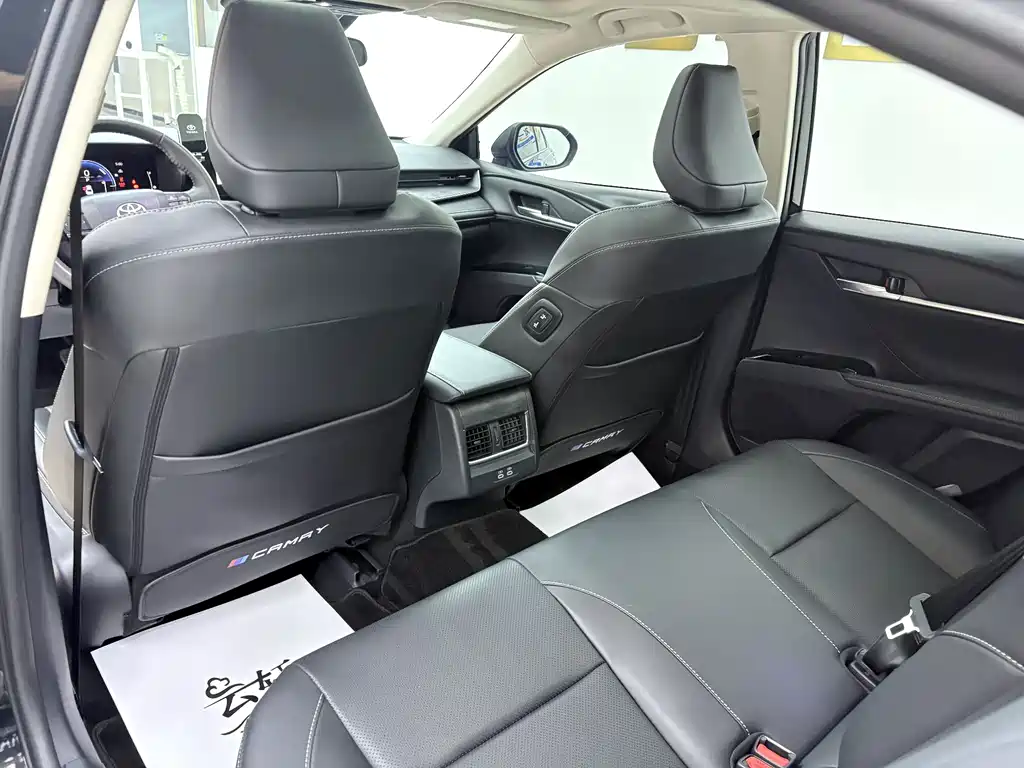 Toyota Camry 2025 — фото 9