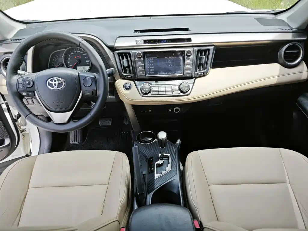 Toyota RAV4 2014 — фото 9