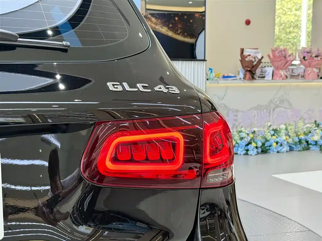 Mercedes-Benz GLC AMG 2023 — фото 10