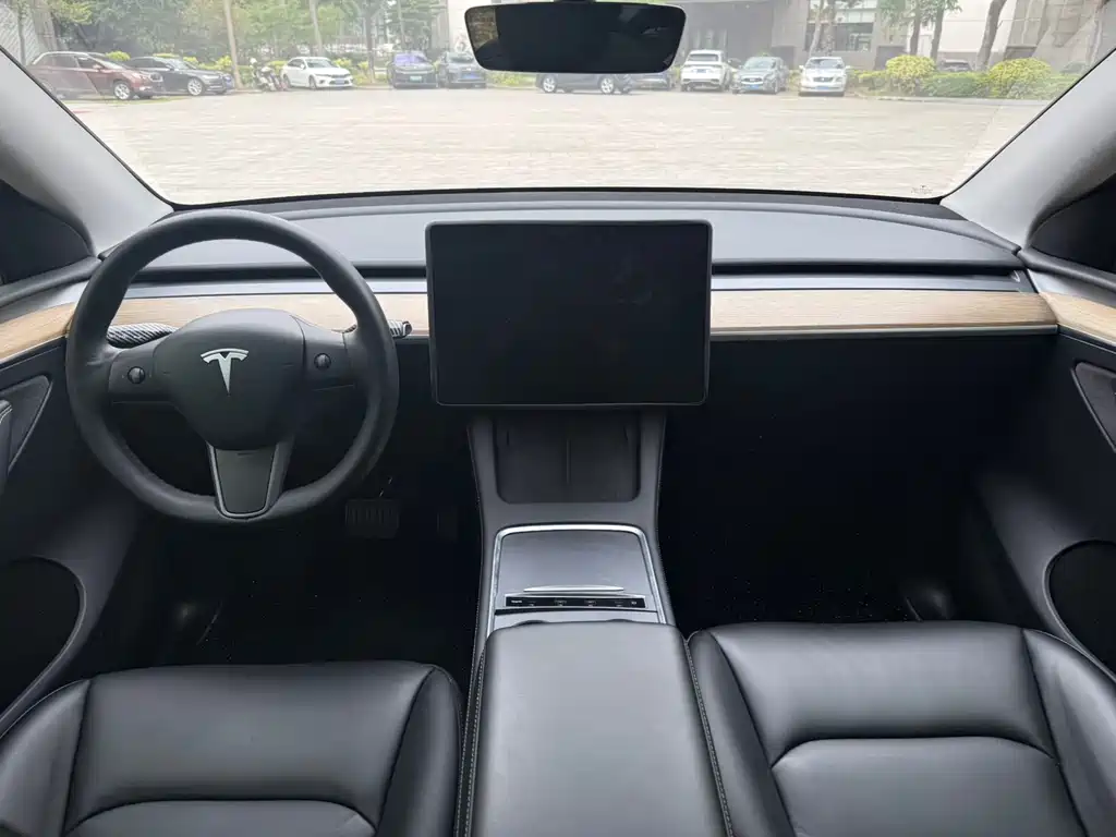 Tesla Model Y 2022 — фото 8