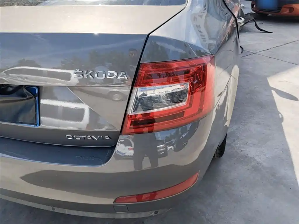 Skoda Octavia 2014 — фото 8