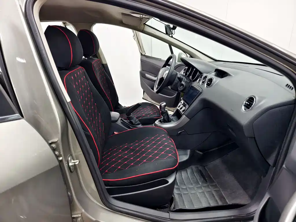 Peugeot 408 2013 — фото 13