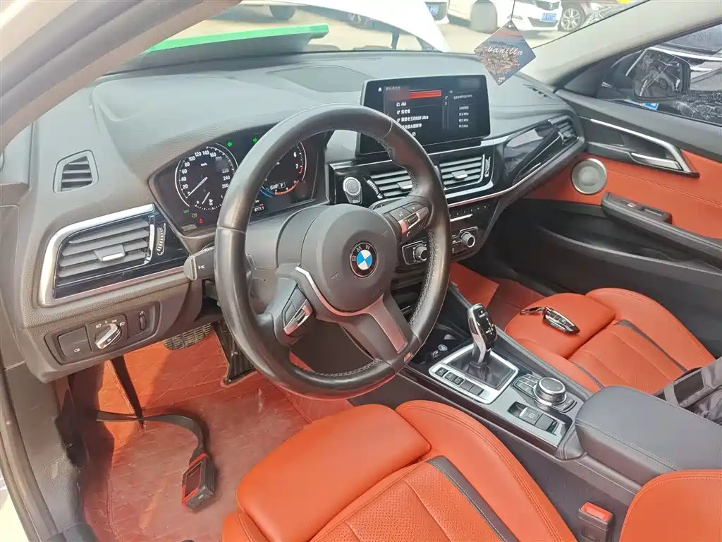 BMW 1 Series 2023 — фото 10