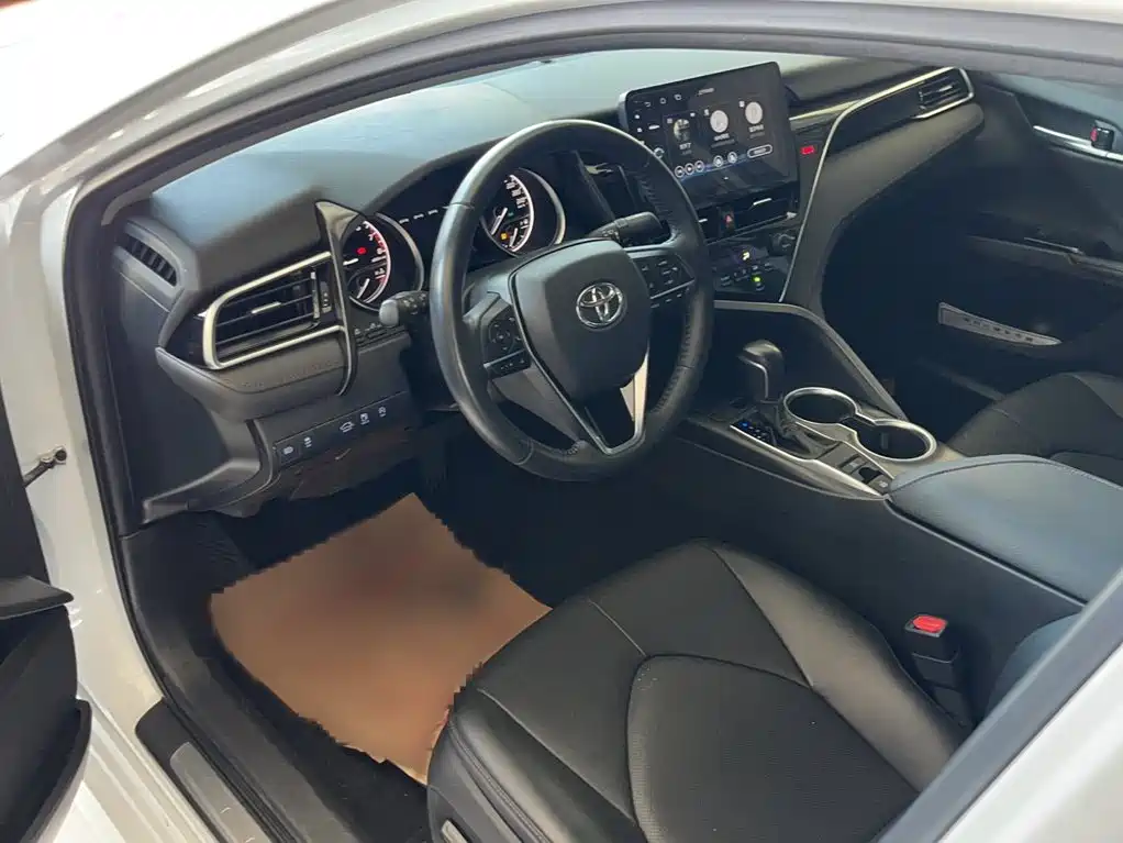Toyota Camry 2022 — фото 13