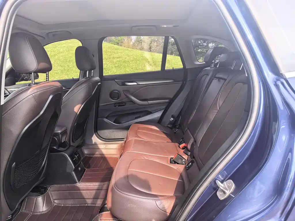 BMW X1 2016 — фото 11