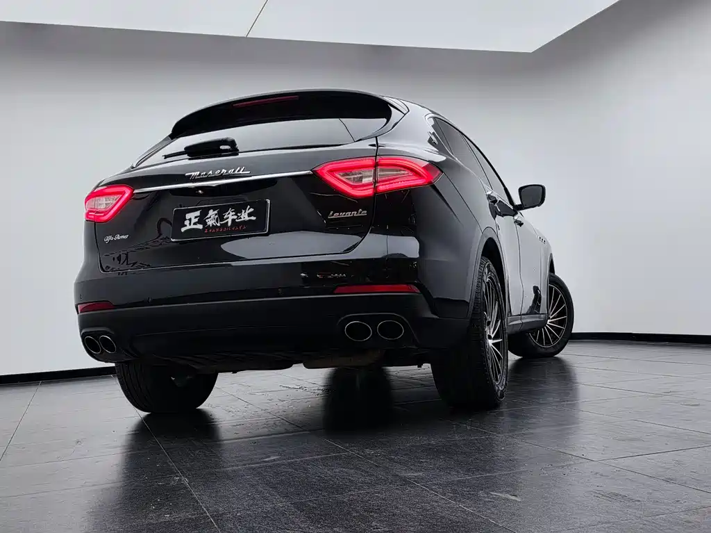 Maserati Levante 2016 — фото 11