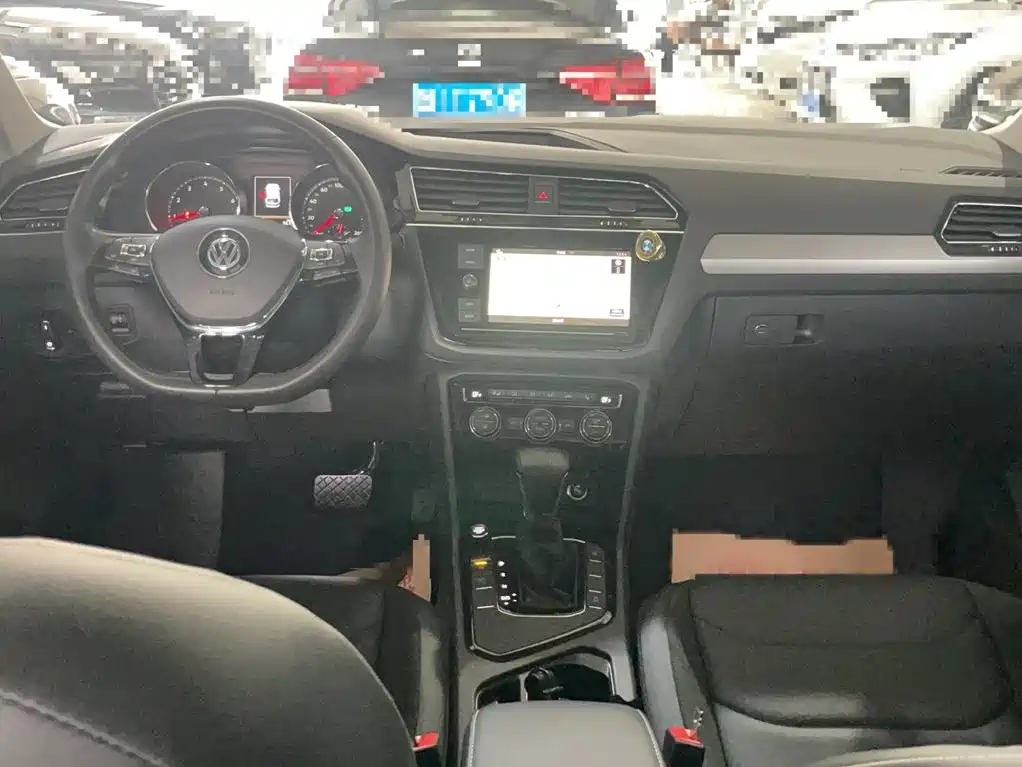 Volkswagen Tiguan L 2018 — фото 15