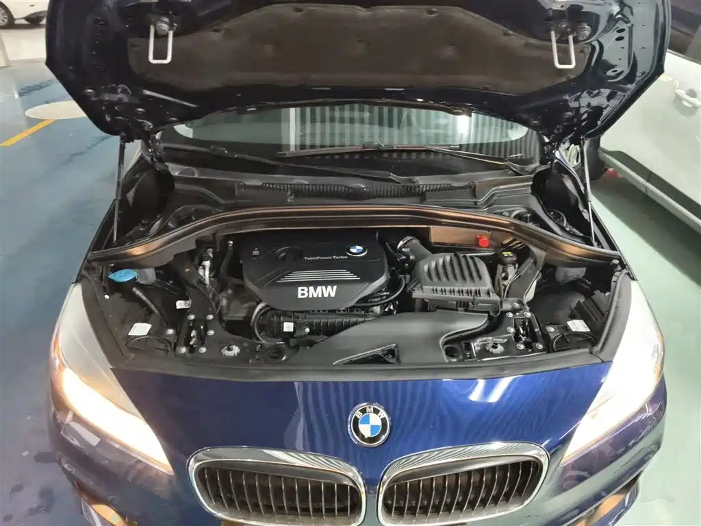 BMW 2 Series Active Tourer 2017 — фото 16