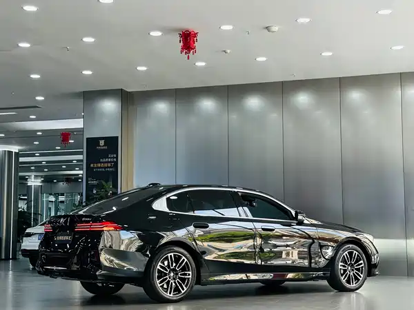 BMW 5 Series 2025