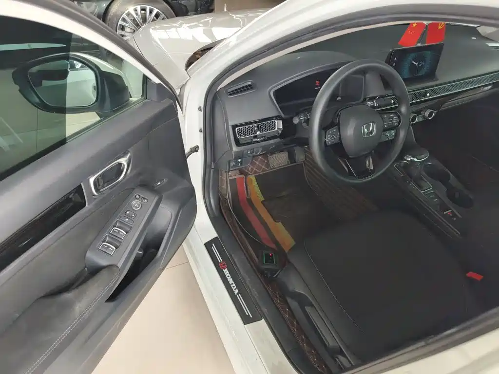 Honda Civic 2023 — фото 12
