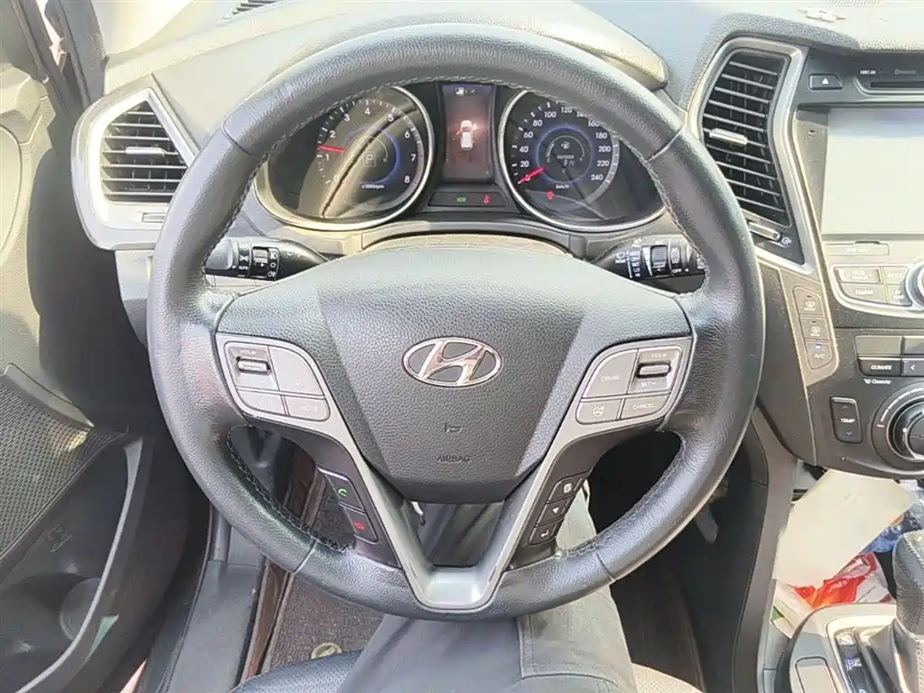 Hyundai Santa Fe 2015 — фото 11