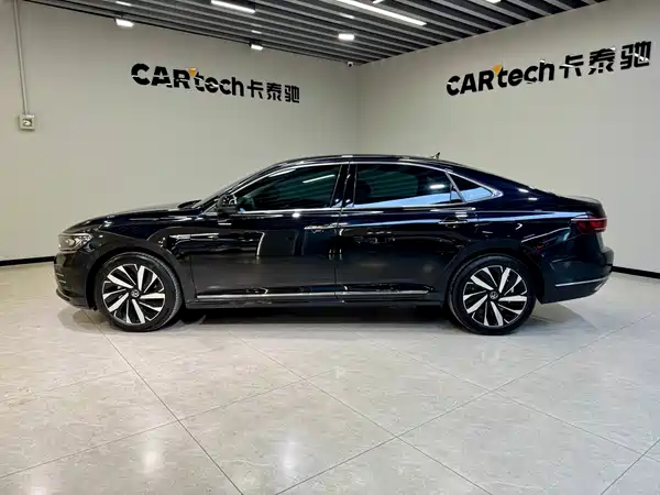 Volkswagen Passat 2025