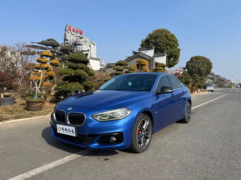 BMW 1 Series 2018 — фото 1