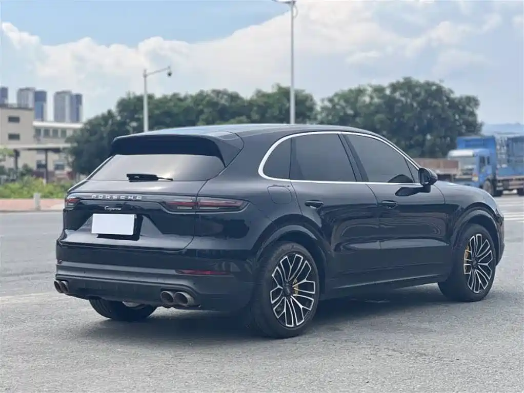 Porsche Cayenne 2018 — фото 8