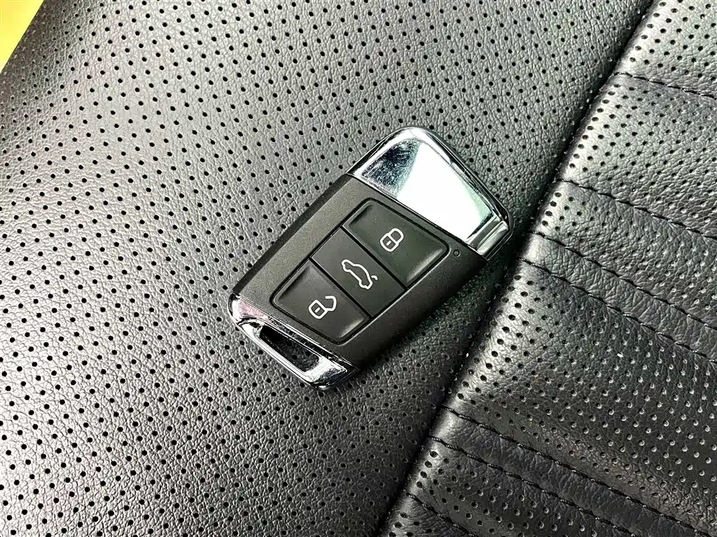 Volkswagen Passat 2023 — фото 15