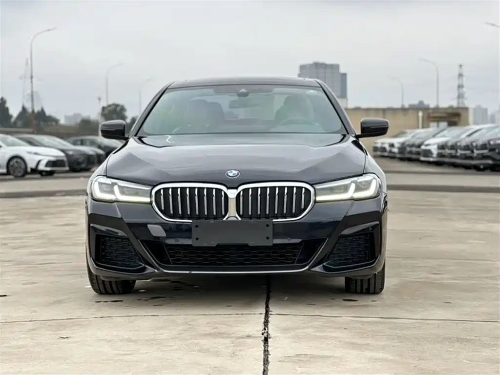 BMW 5 Series 2023 — фото 12