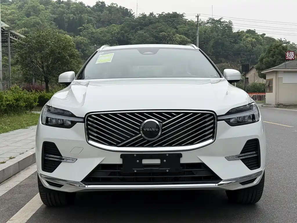 Volvo XC60 2026 — фото 2