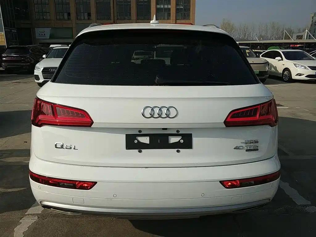 Audi Q5L 2020 — фото 4