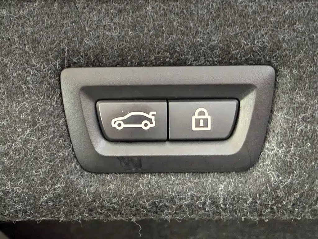 BMW 5 Series 2021 — фото 14
