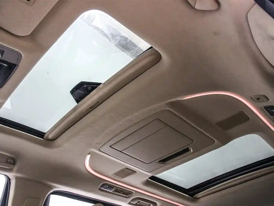 Toyota Alphard 2017 — фото 13