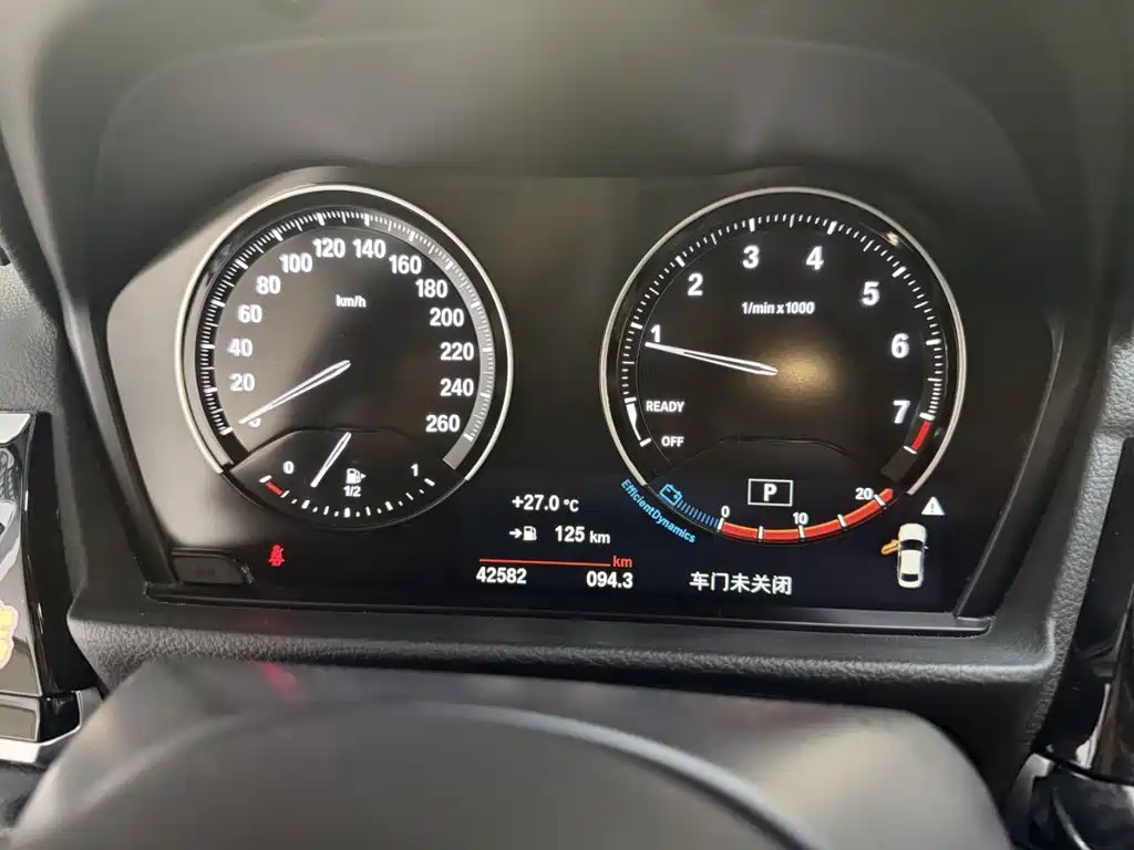 BMW 1 Series 2021 — фото 10
