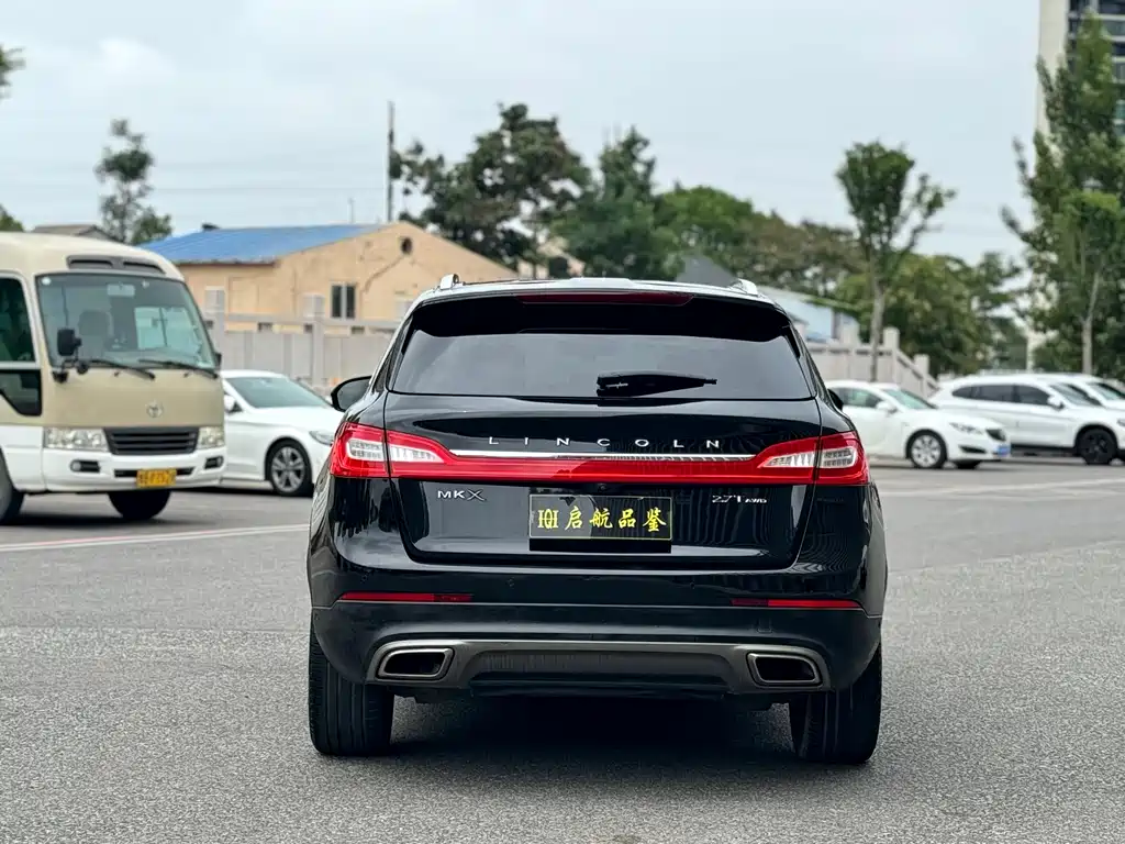 Lincoln MKX 2018 — фото 10
