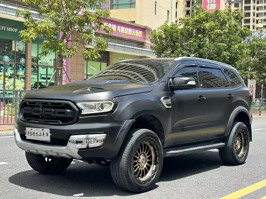 Ford Everest 2018 — фото 1