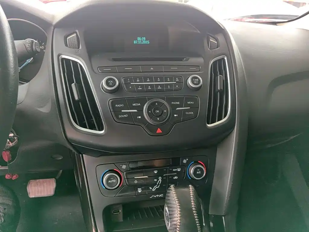 Ford Focus 2015 — фото 13