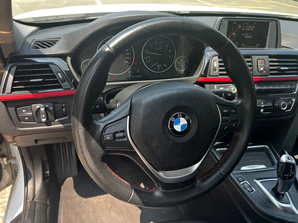 BMW 3 Series 2015 — фото 18