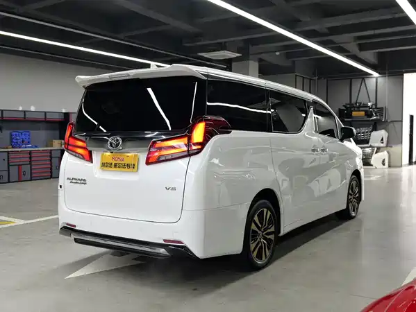 Toyota Alphard 2022