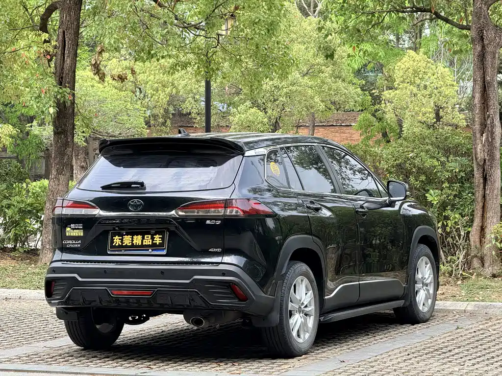 Toyota Corolla Cross 2022 — фото 4