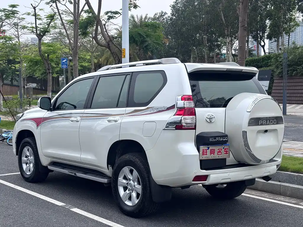 Toyota Prado 2015 — фото 4