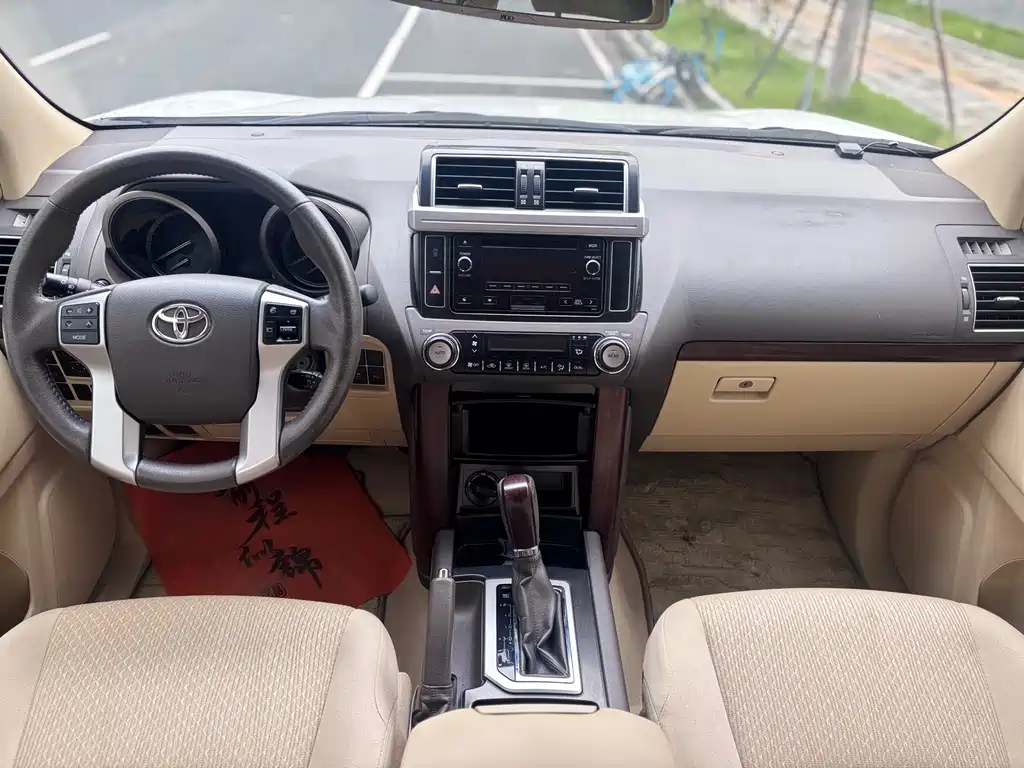 Toyota Prado 2015 — фото 10