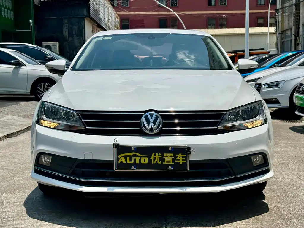 Volkswagen Sagitar 2018