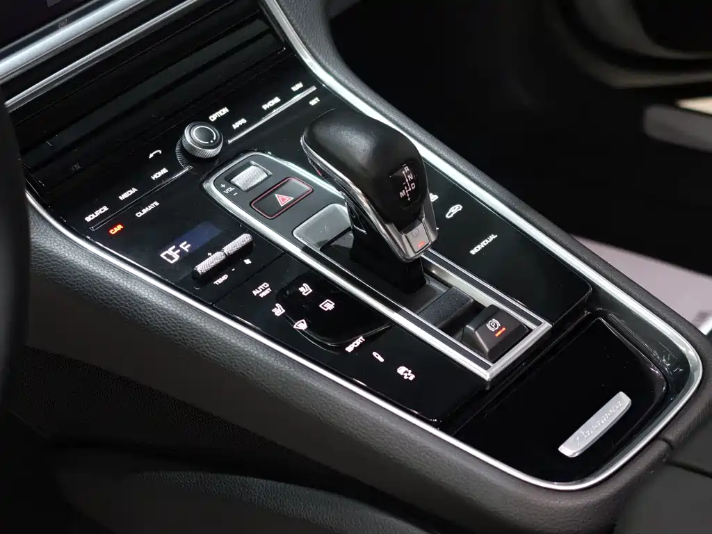 Porsche Panamera 2019 — фото 8