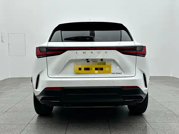 Lexus NX 2023