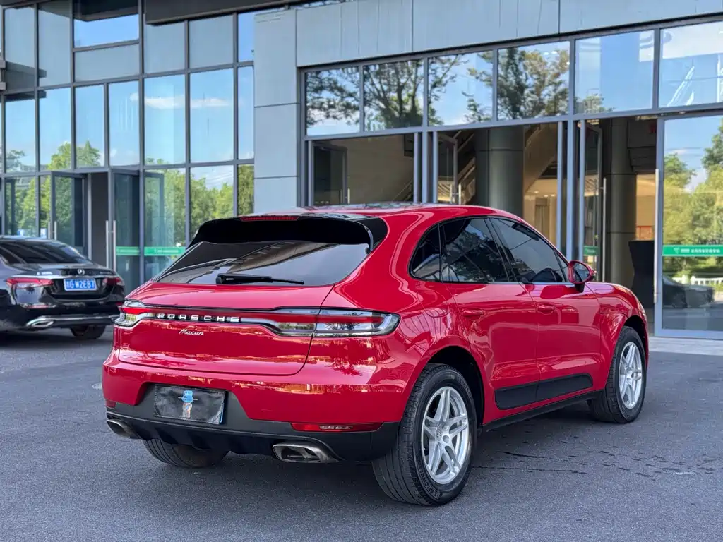 Porsche Macan 2019 — фото 13