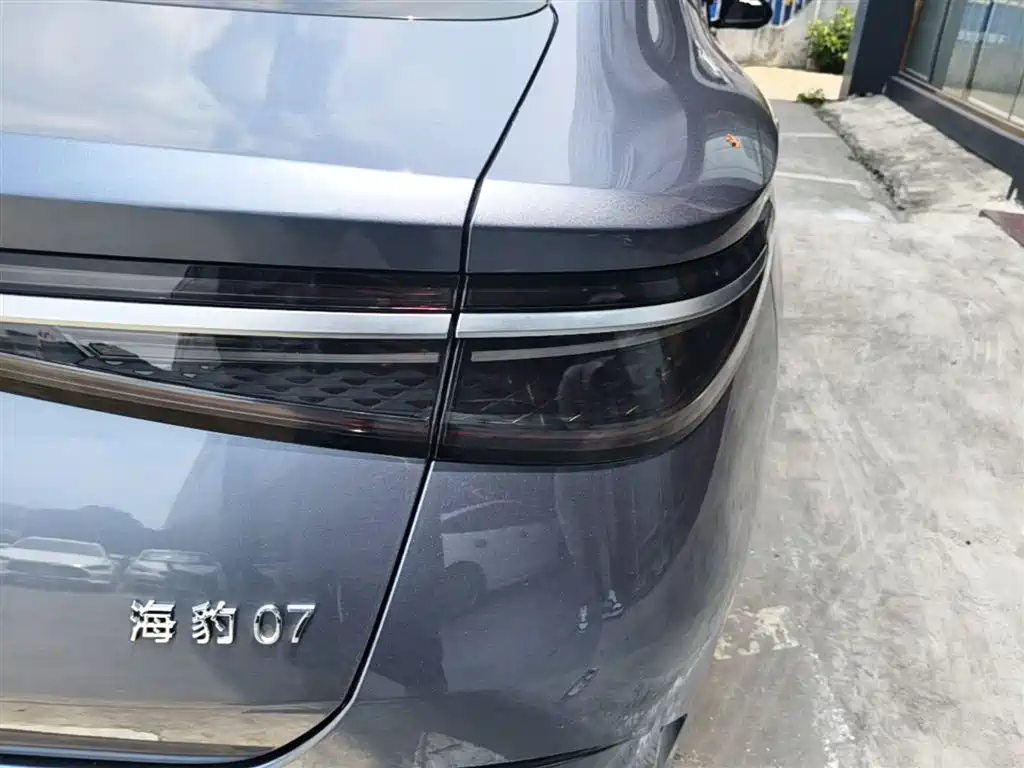 BYD Seal 07 DM-i 2024 — фото 8