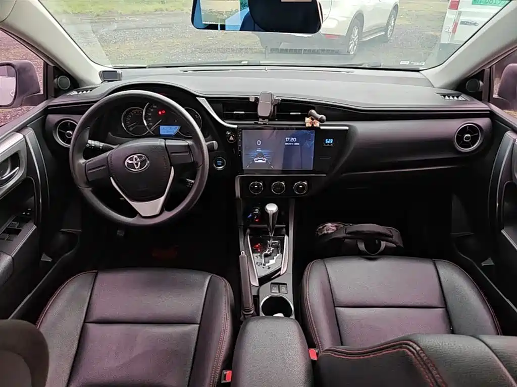 Toyota Corolla 2018 — фото 10