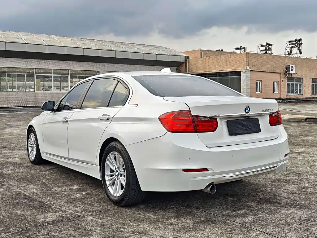 BMW 3 Series 2015 — фото 11